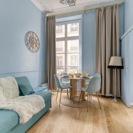 The Typical Parisian Flat - Louvre Royal - 1