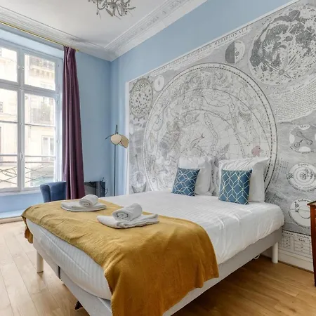 The Typical Parisian Flat - Louvre Royal - 1 *