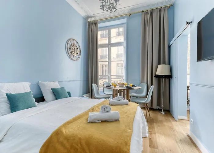 The Typical Parisian Flat - Louvre Royal - 1 * Paris